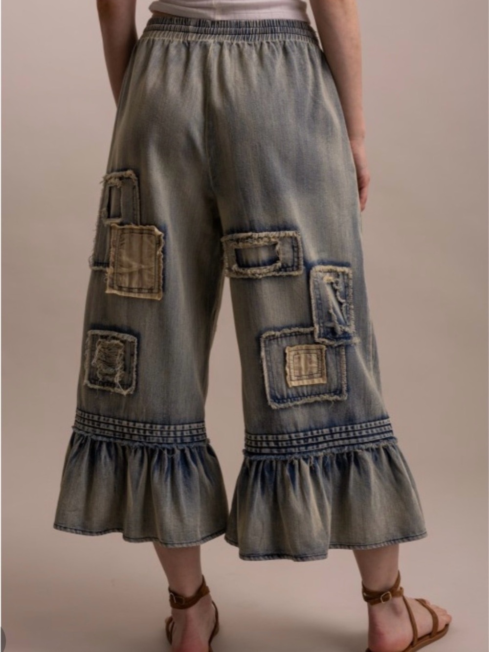 Bluevelvet Boho Embroidered Ruffle Hem Women's Jeans - Grey - Picture 3 of 3